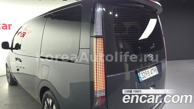 Hyundai Staria 4WD Lounge 9-Seater 2023