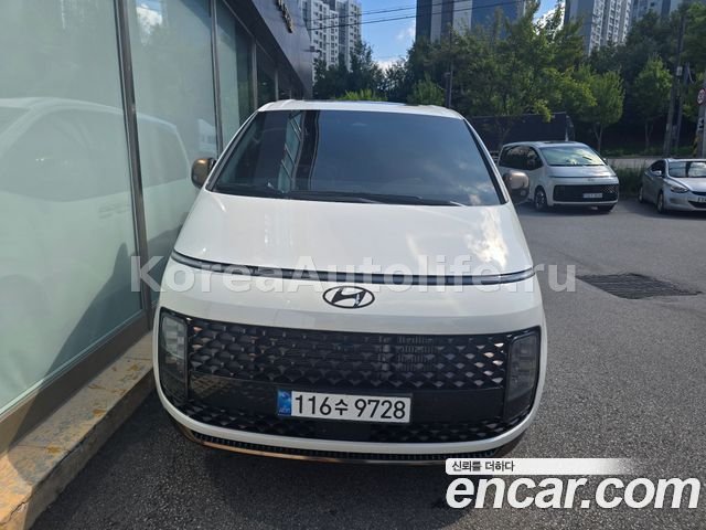 Hyundai Staria 4WD Lounge 7-Seater 2025