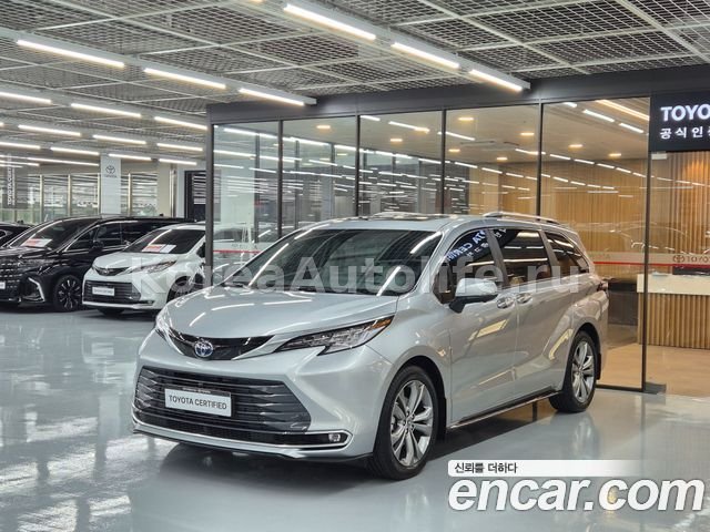 Toyota Sienna 4gen 2.5 Hybrid 2025