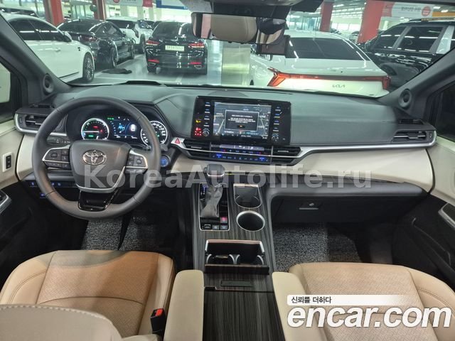 Toyota Sienna 4gen 2.5 Hybrid 2022
