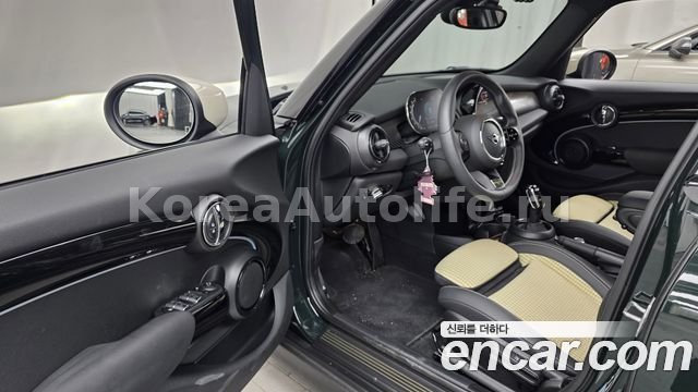 MINI Cooper 5Door Resolute 2022