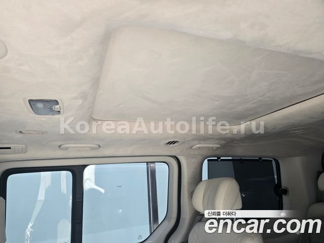 Hyundai Staria 4WD Lounge 7-Seater 2025