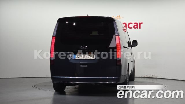 Hyundai Staria 4WD Lounge 9-Seater 2023