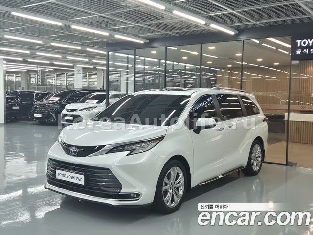 Toyota Sienna 4gen 2.5 Hybrid 2022